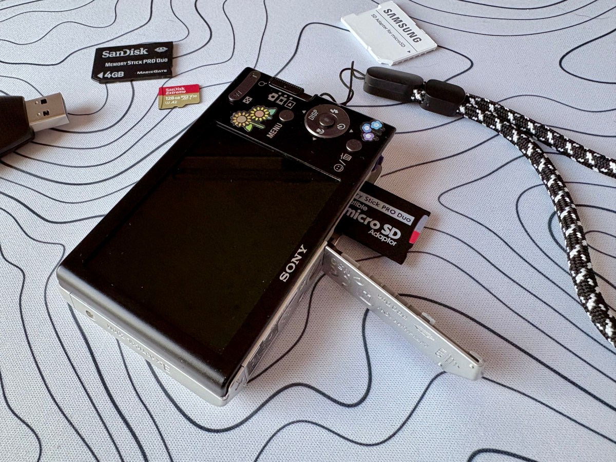 Lobotomizing a 128GB SDXC microSD to work with a vintage digital camera: fun but absolutely no profit nor&nbsp;success